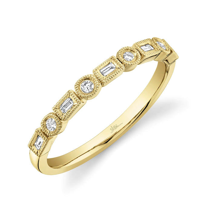 14k Yellow Gold Round and Baguette Style Diamond Ring
